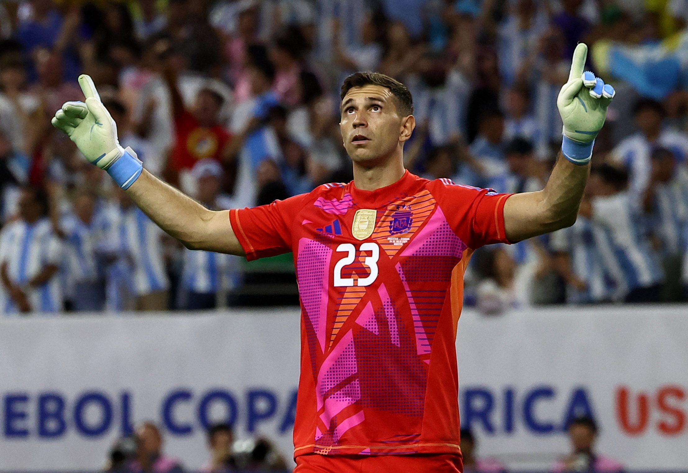 FIFA年度最佳門(mén)將提名：大馬丁內斯在列，西班牙兩國門(mén)入選